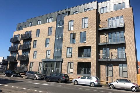 1 bedroom apartment to rent, Petersfield Avenue, Slough, Berkshire, SL2