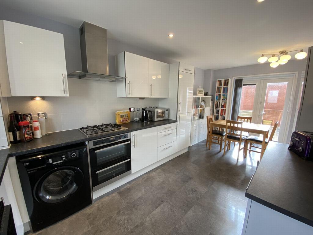 Carnac Drive, Dawlish, EX7 3 bed detached house for sale £330,000