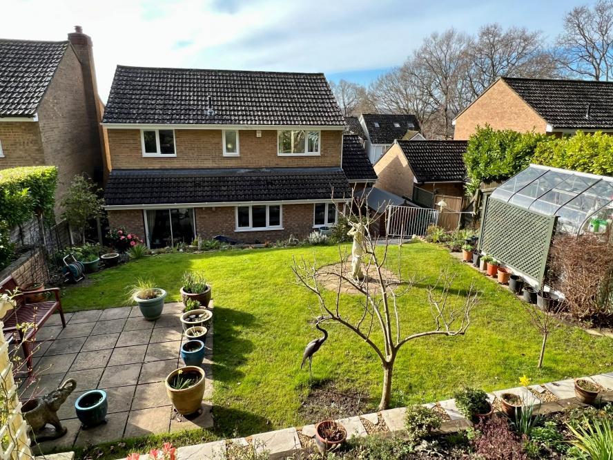 Bridle Way, COlehill, Dorset, BH21 2UP 4 bed detached house £600,000