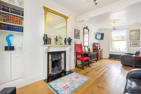 3 Sutherland Square, London, SE17 3EQ