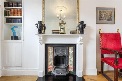 3 Sutherland Square, London, SE17 3EQ