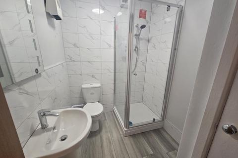 1 bedroom house to rent, Moorland Road, Leeds