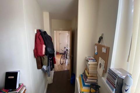 3 bedroom house to rent, Manor Avenue, Leeds