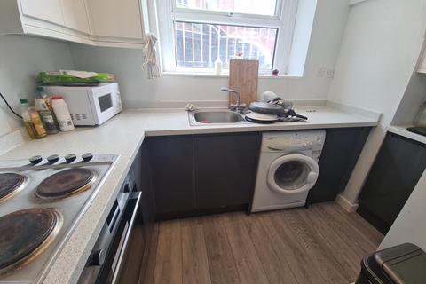 1 bedroom house to rent, Moorland Road, Leeds