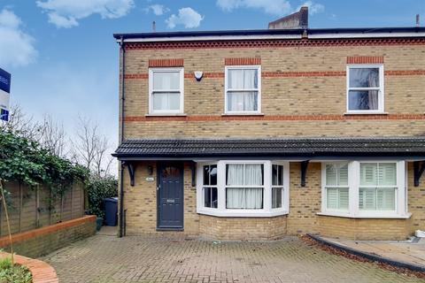 31 Courthope Villas, London, SW19 4EH