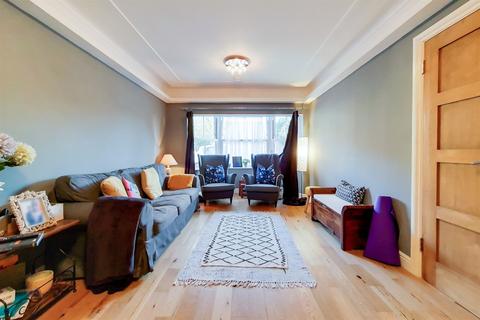 31 Courthope Villas, London, SW19 4EH