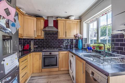 14 Maple Leaf Square, London, SE16 6SB