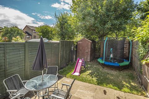 14 Maple Leaf Square, London, SE16 6SB