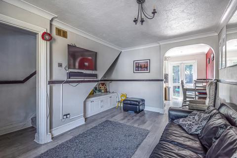 14 Maple Leaf Square, London, SE16 6SB