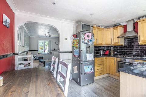 14 Maple Leaf Square, London, SE16 6SB