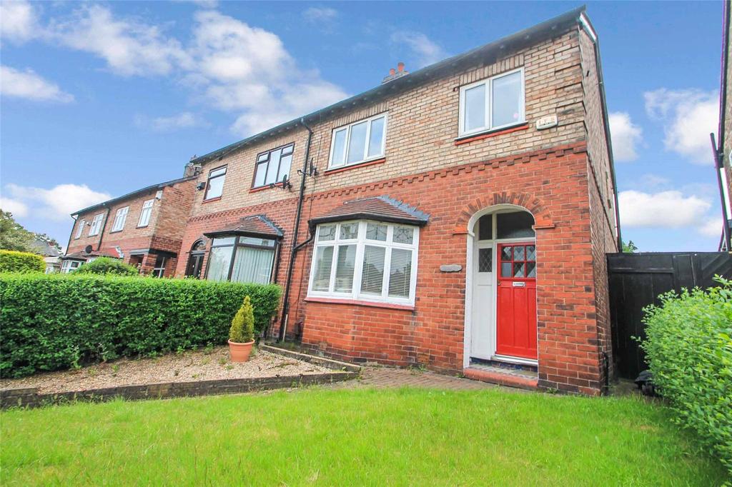 Folly Lane, Swinton, Manchester, M27 3 bed semidetached house £950