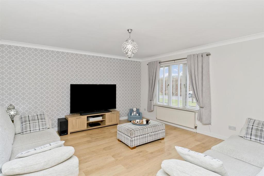 Chapmans Brae, Bathgate 4 bed house £299,000