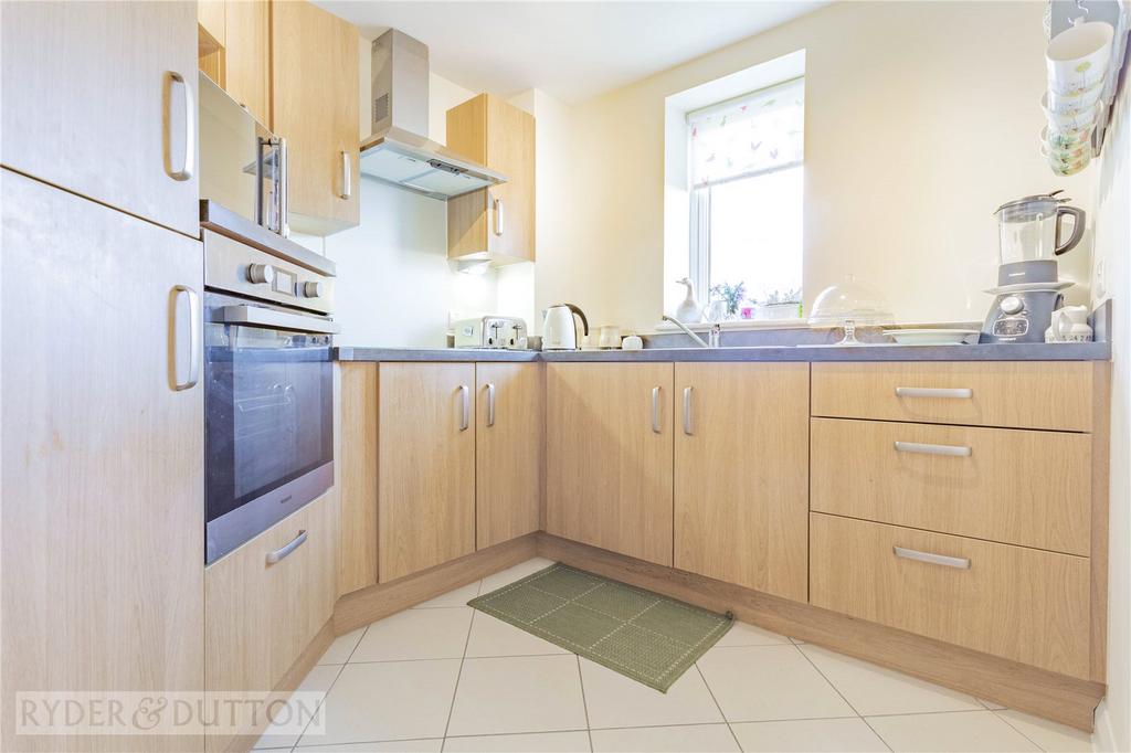 Fitted Kitchen: