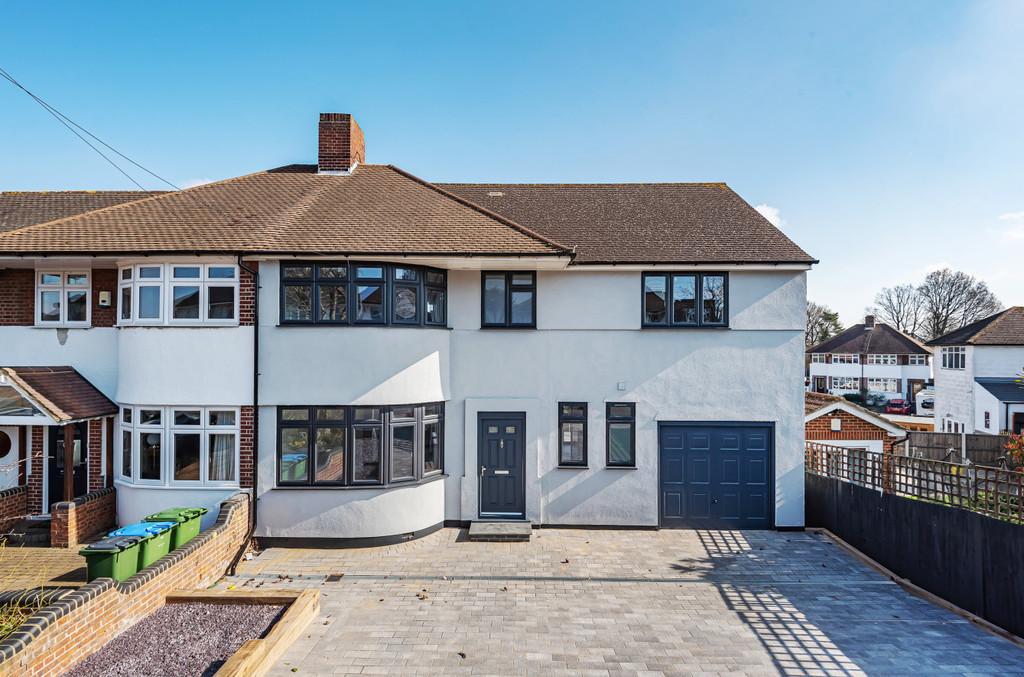 Domonic Drive, London, SE9 4 bed semidetached house £750,000
