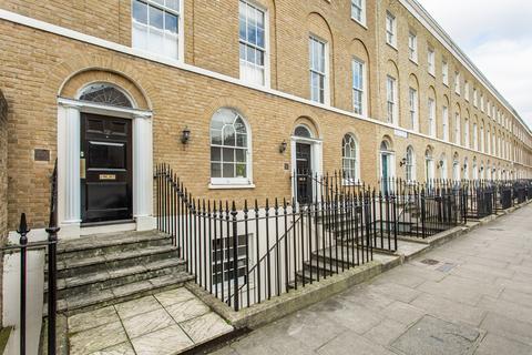 Flat 4, 52 Tredegar Square, London, E3 5AQ