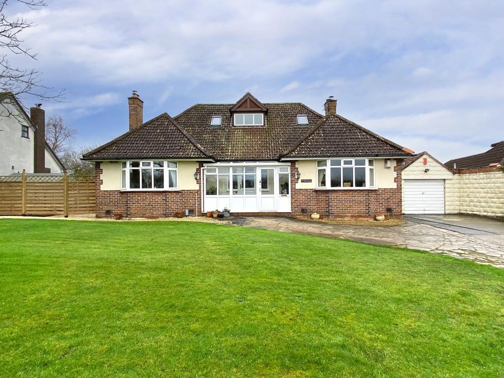 Wolvershill Road, Banwell 4 bed detached bungalow £625,000