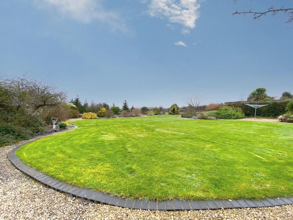 Wolvershill Road, Banwell 4 bed detached bungalow £625,000