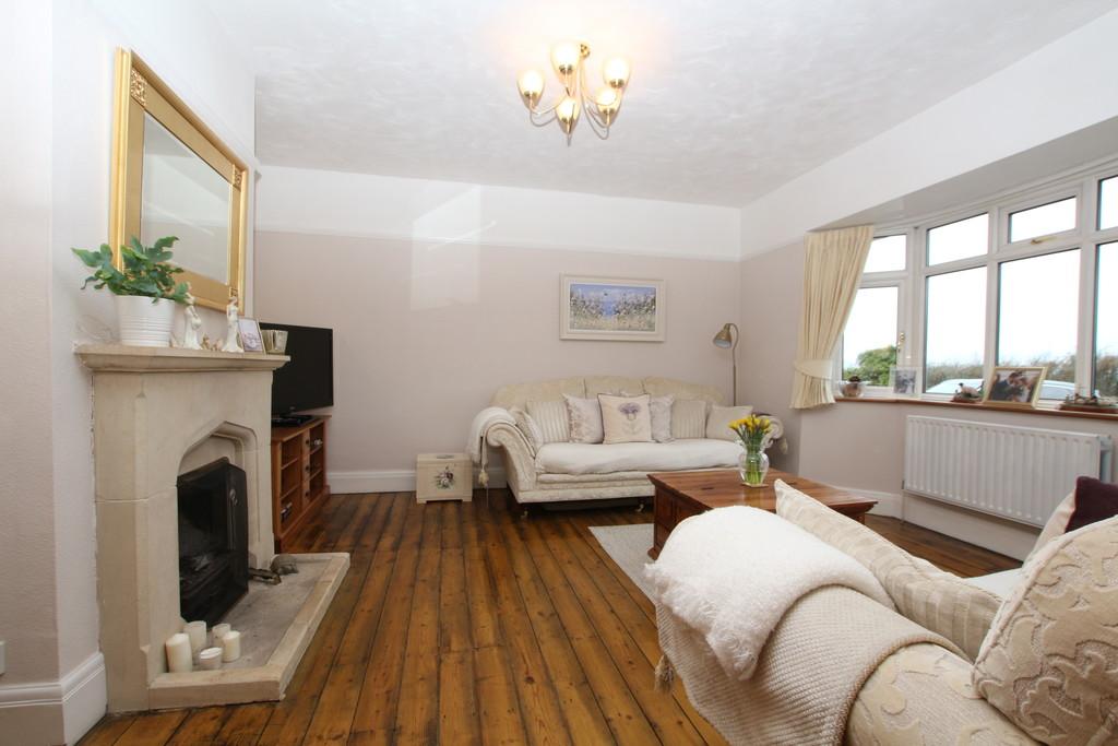 Wolvershill Road, Banwell 4 bed detached bungalow £625,000