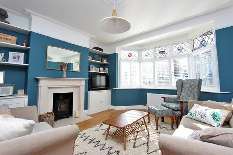 12 Park Avenue, Carshalton, SM5 3ES