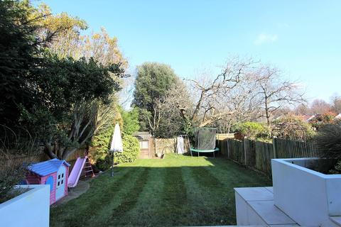 12 Park Avenue, Carshalton, SM5 3ES
