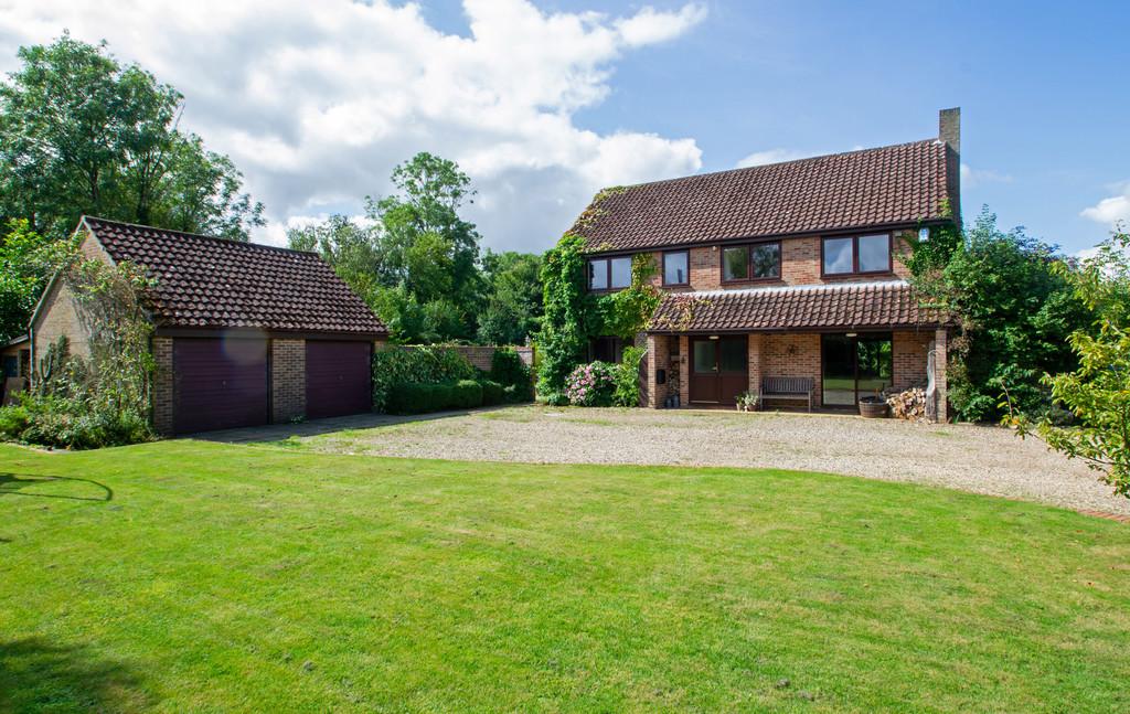 Rectory Road, East Carleton 5 bed detached house £695,000