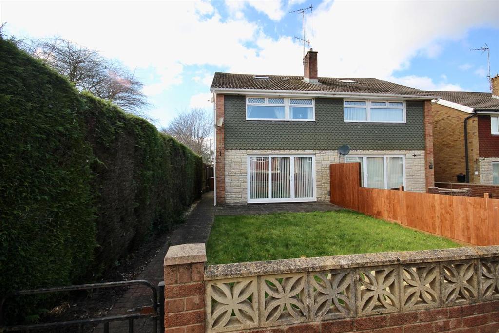 Meadow Walk, Croespenmaen, Crumlin, Newport 3 bed semidetached house