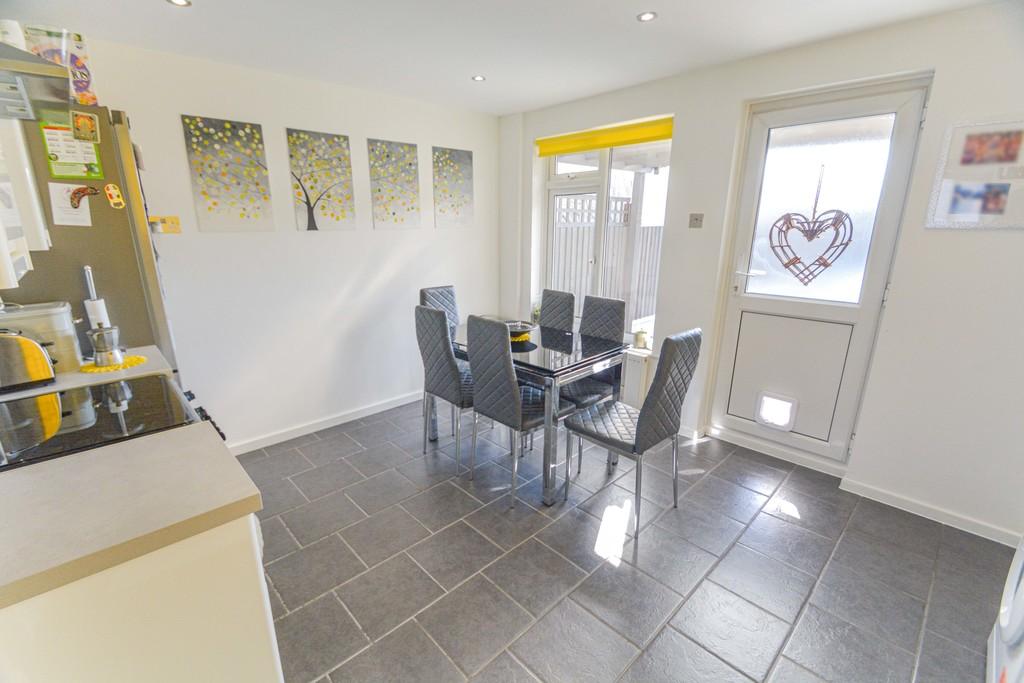 Armond Road, Witham, CM8 2HB 2 bed semidetached house £325,000