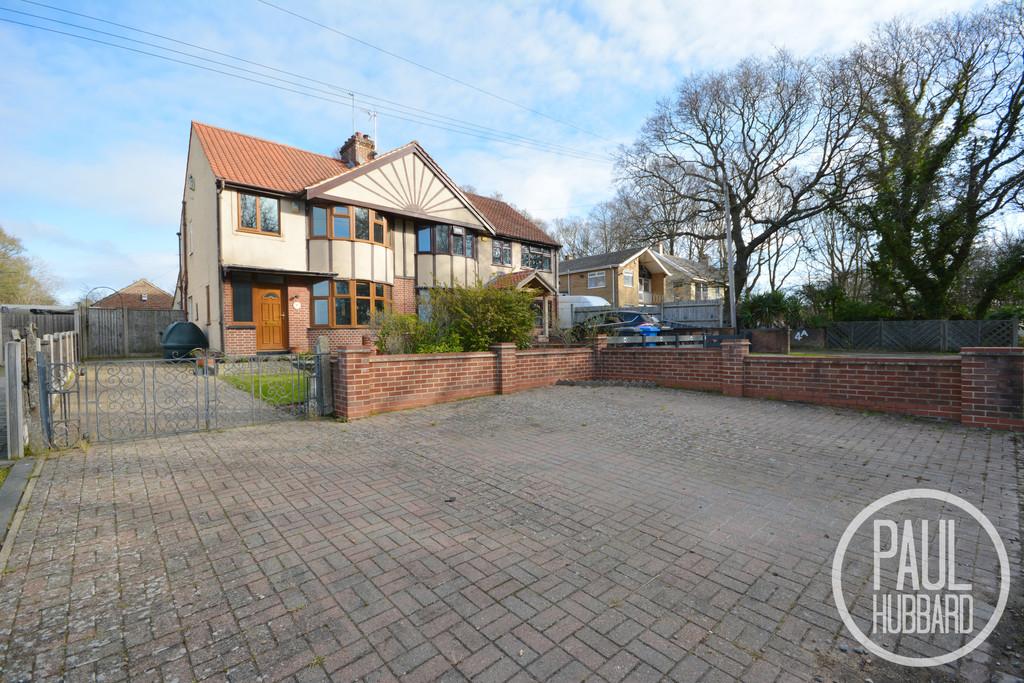 Gunton Avenue, Gunton, Suffolk 3 bed semidetached house £350,000