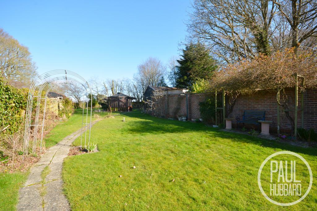 Gunton Avenue, Gunton, Suffolk 3 bed semidetached house £350,000