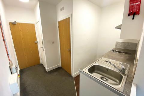 Studio to rent, Lake Road, Portsmouth