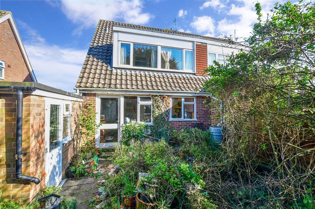 North Down, Staplehurst, Tonbridge, Kent 3 bed semidetached bungalow for sale £300,000