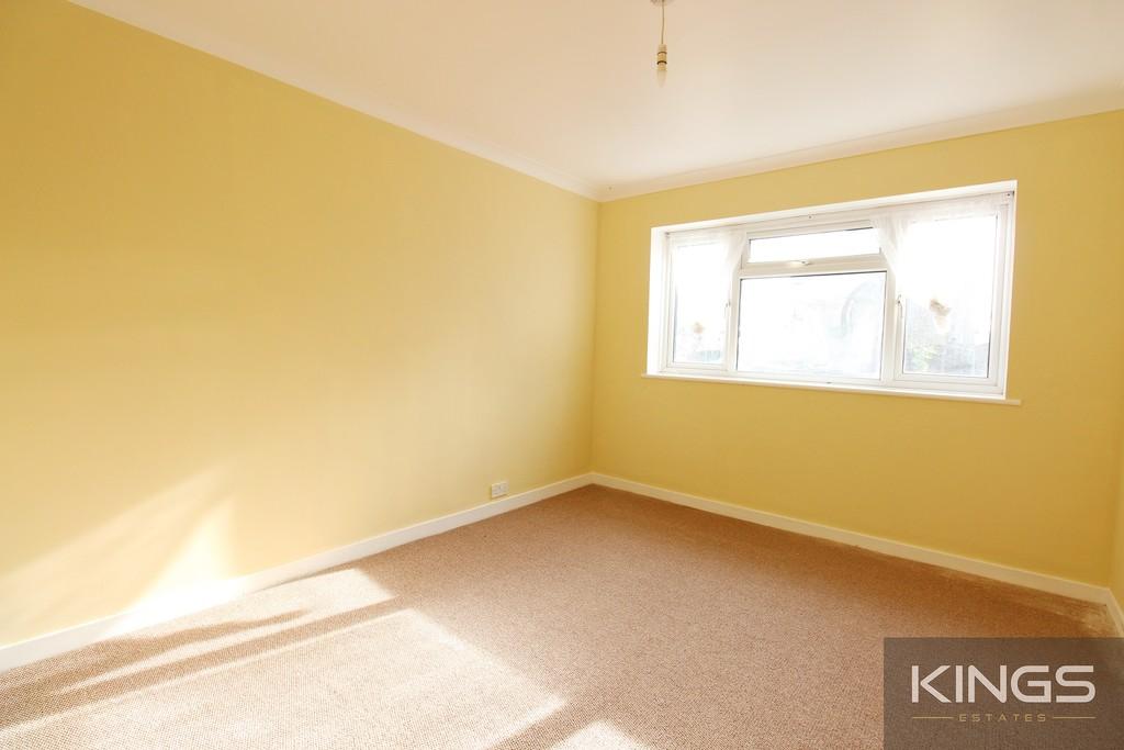 Vale Drive, Southampton 3 bed flat £875 pcm (£202 pw)