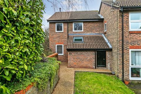 53 Harrow Down, Winchester, SO22 4LZ