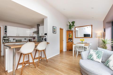 53 Harrow Down, Winchester, SO22 4LZ