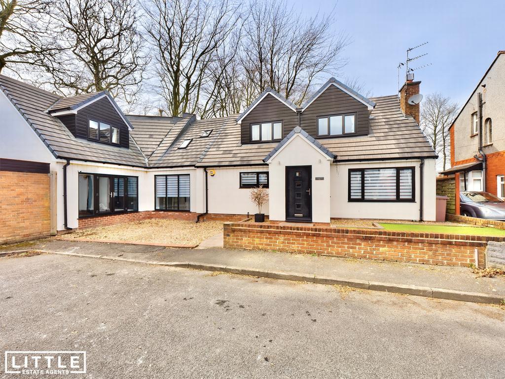 East Close, Eccleston Park, L34 4 bed detached house £450,000
