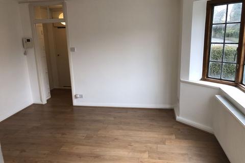 Studio to rent, The Pantiles, Finchley Road, Temple Fortune, Greater London, NW11 6XX
