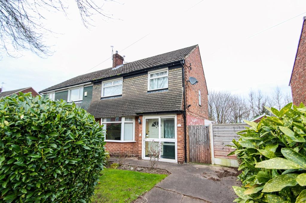 Bent Lanes, Davyhulme, Manchester, M41 3 bed semidetached house £275,000