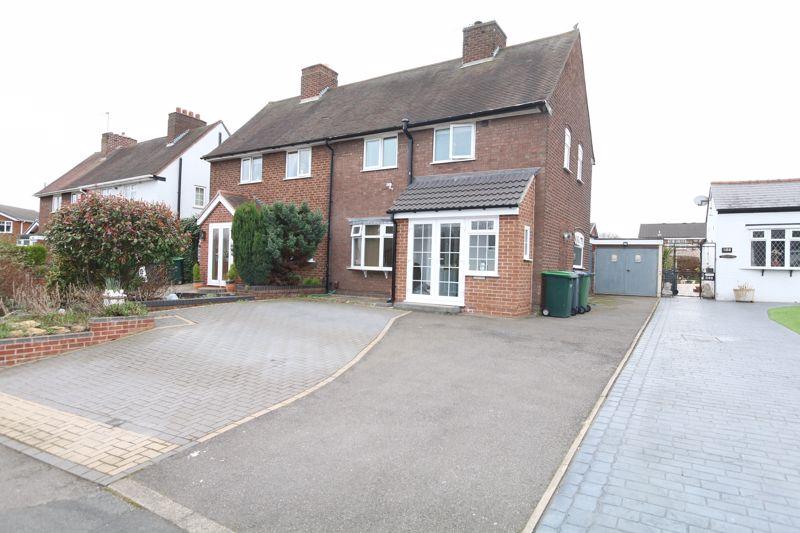 Beaconview Road, West Bromwich, B71 3LU 3 bed semidetached house £
