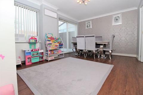 30 Honiton Way, Walsall, WS9 0JS