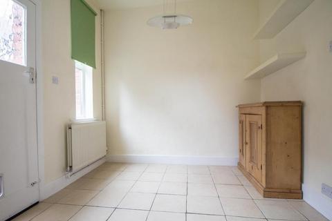 2 bedroom terraced house to rent, St Albans Road, Bestwood Village, Nottingham, NG6 8TR