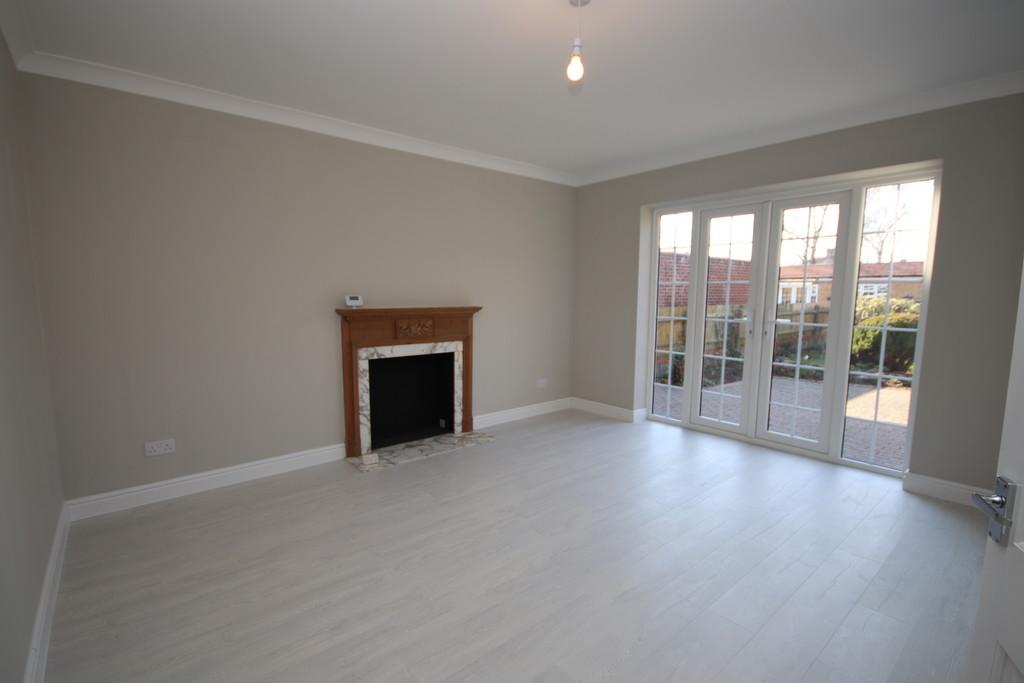 Gravel Hill Close, Bexleyheath, Kent 4 bed detached house £2,500 pcm