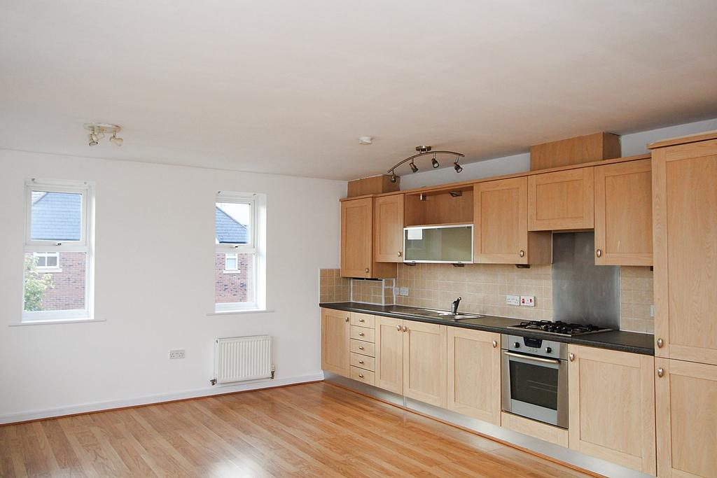 Holywell Drive, Warrington, WA1 2 bed apartment £125,000