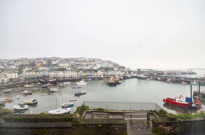 King Street, Brixham 3 bed end of terrace house £425,000