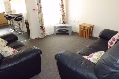 5 bedroom terraced house to rent, Teignmouth Road, Birmingham B29 7AY