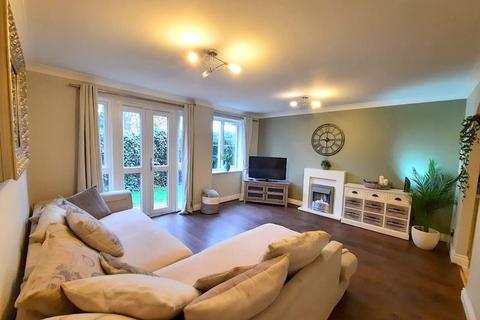 Flat 4, Astrid House Browells Lane, Feltham, TW13 7EG