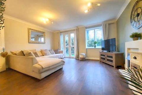Flat 4, Astrid House Browells Lane, Feltham, TW13 7EG