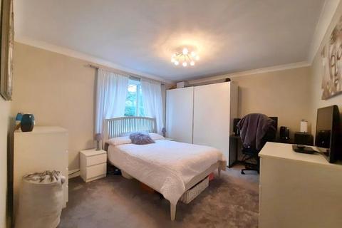 Flat 4, Astrid House Browells Lane, Feltham, TW13 7EG