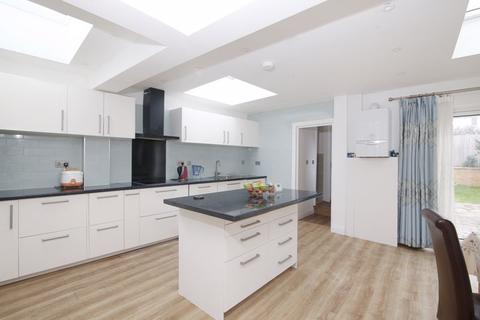 28 Widmore Lodge Road, Bromley, BR1 2QF
