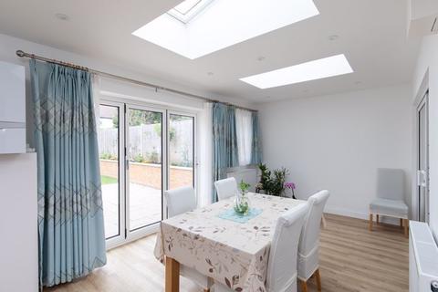 28 Widmore Lodge Road, Bromley, BR1 2QF