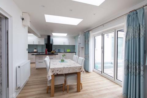 28 Widmore Lodge Road, Bromley, BR1 2QF